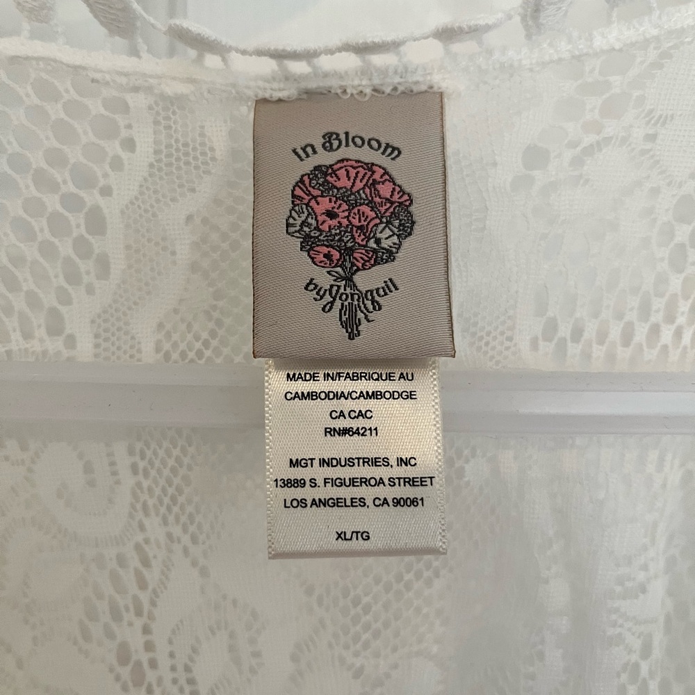 InBloom White Robe- never used - Picture 2 of 3